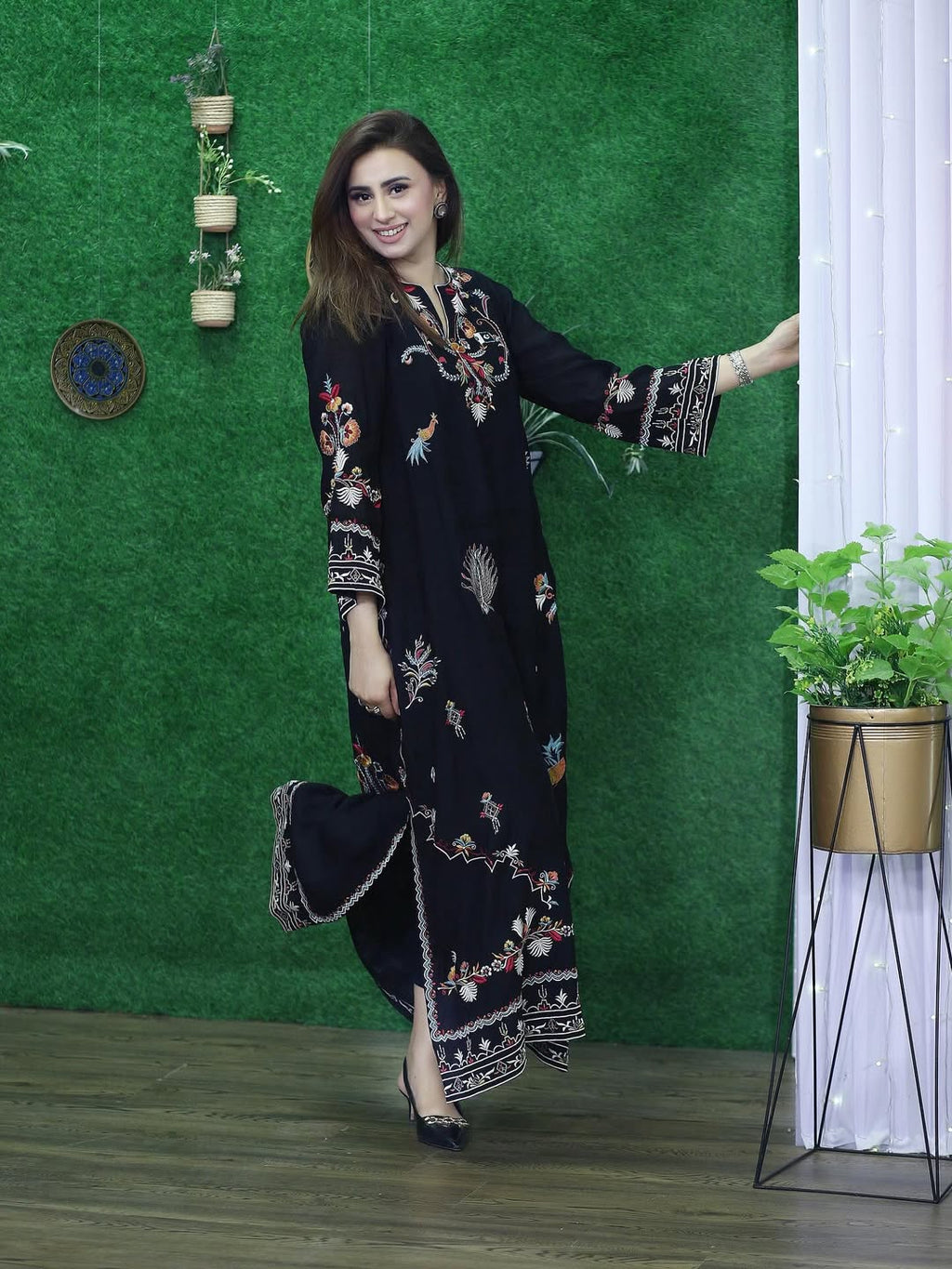 Multi Black embroidered cotton 2-piece shirt and trouser set for elegant everyday wear