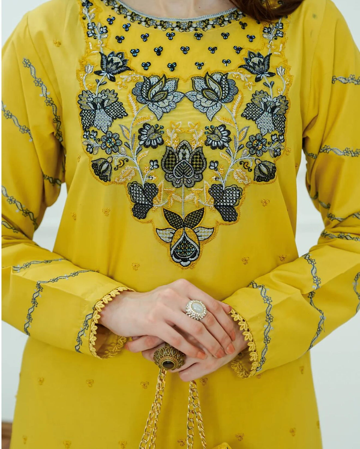 Shamsa 2 PCs Embroidered