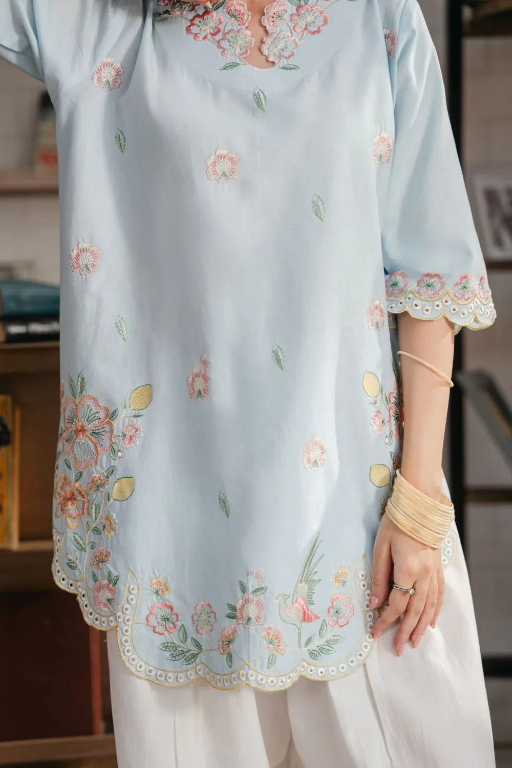 Elara 2 PCs EMB